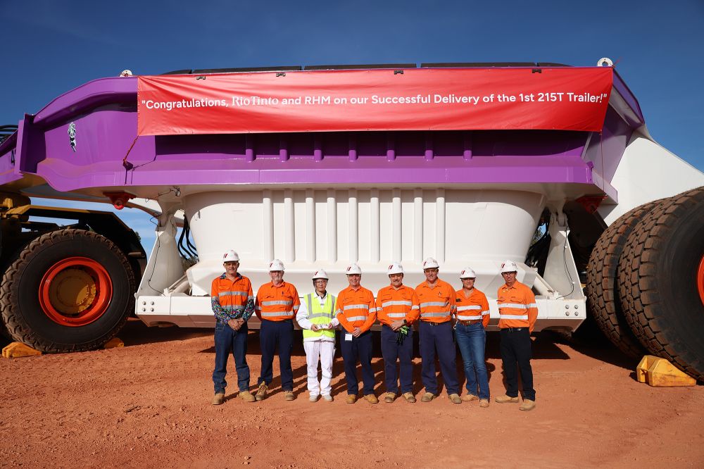 子公司潤邦重機成功交付力拓215噸自卸式礦車車斗 助力客戶優(yōu)化鋁土礦運載(圖1) 子公司潤邦重機成功交付力拓215噸自卸式礦車車斗 助力客戶優(yōu)化鋁土礦運載(圖1)