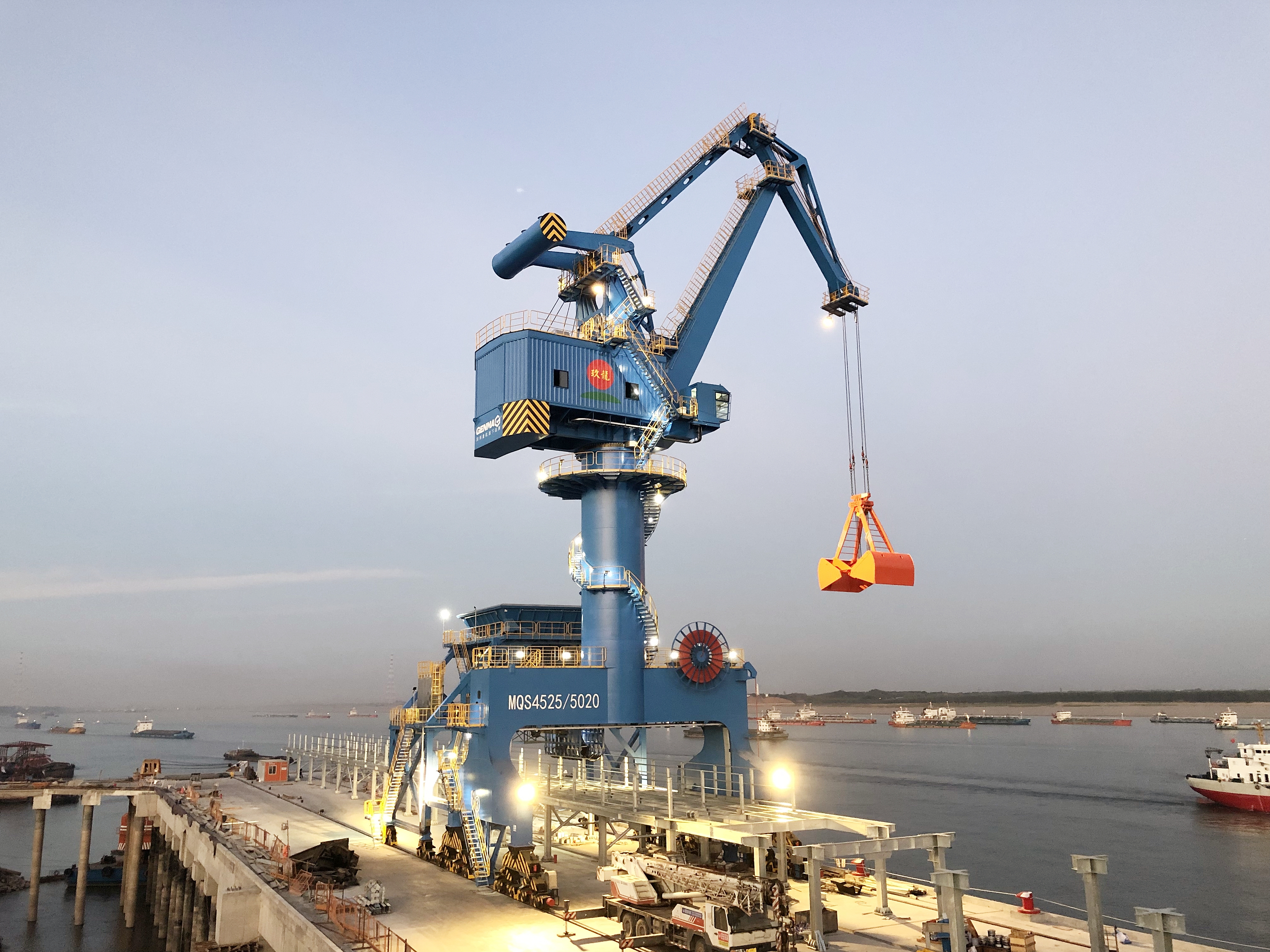 GENMA成功中標(biāo)海外客戶兩臺多功能門座式起重機訂單(圖1) GENMA成功中標(biāo)海外客戶兩臺多功能門座式起重機訂單(圖1)